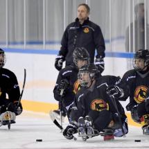 Die Nationalmannschaft im Training. Quelle: https://paraicehockey.de/2019/09/10/trainingslehrgang-in-hamburg/