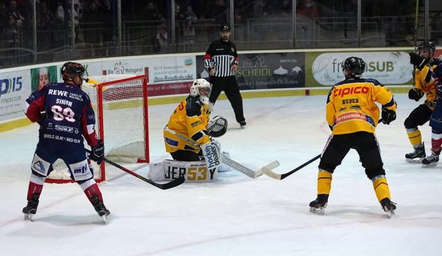 Die Ulmer bissen sich am Goalie der Amberger die Zähne aus. Foto: Willpics4u